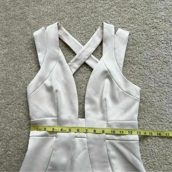StyleStalker Cut Out Mini Short Dress Cream Women’s Size Small Pockets - Picture 8 of 16